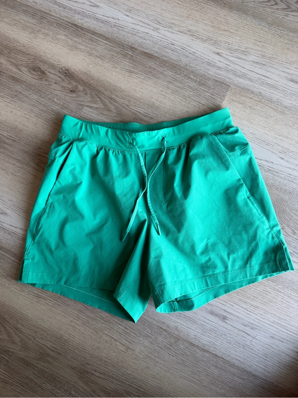 lululemon athletica Men's Athletic Drawstring Shorts in Teal Green